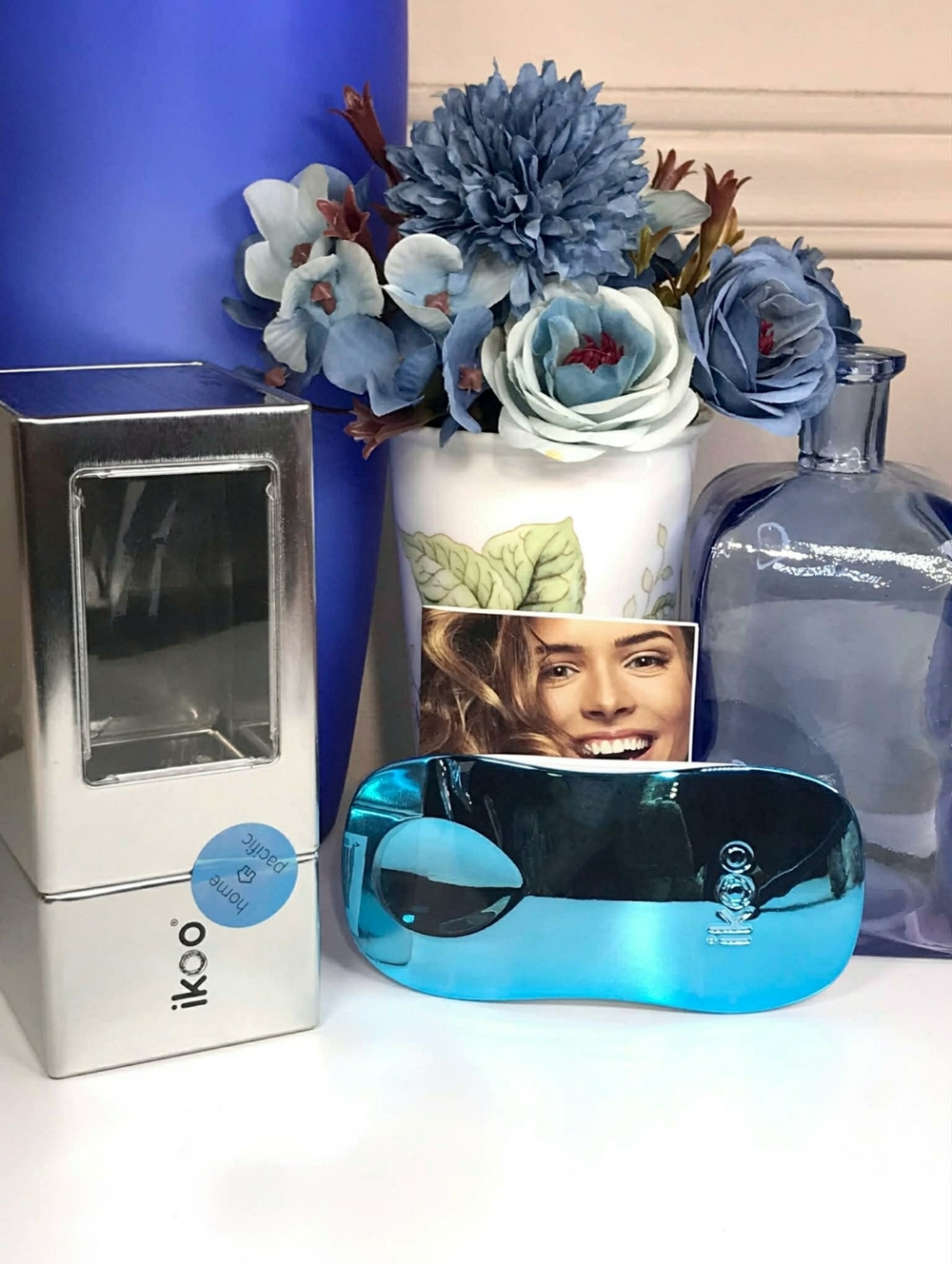 IKOO Pacific Blue Metallic Home Brush: Detangler, Massager & Wet Brush! *BNIB